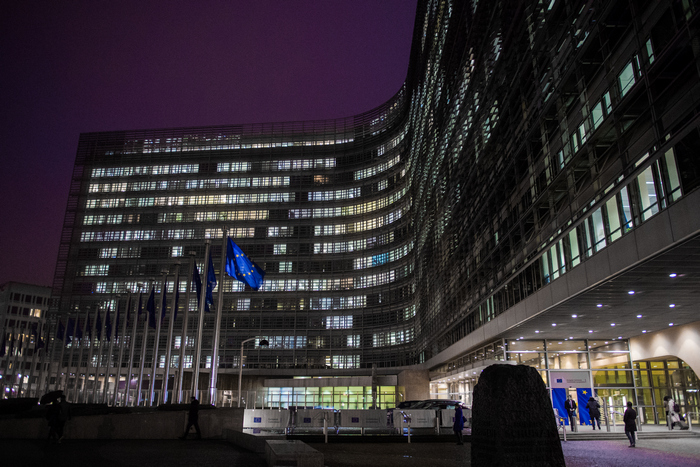 Европейската комисия реши да изпрати уведомително писмо до Унгария с